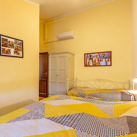 Mustard Apt. With Shared Pool *